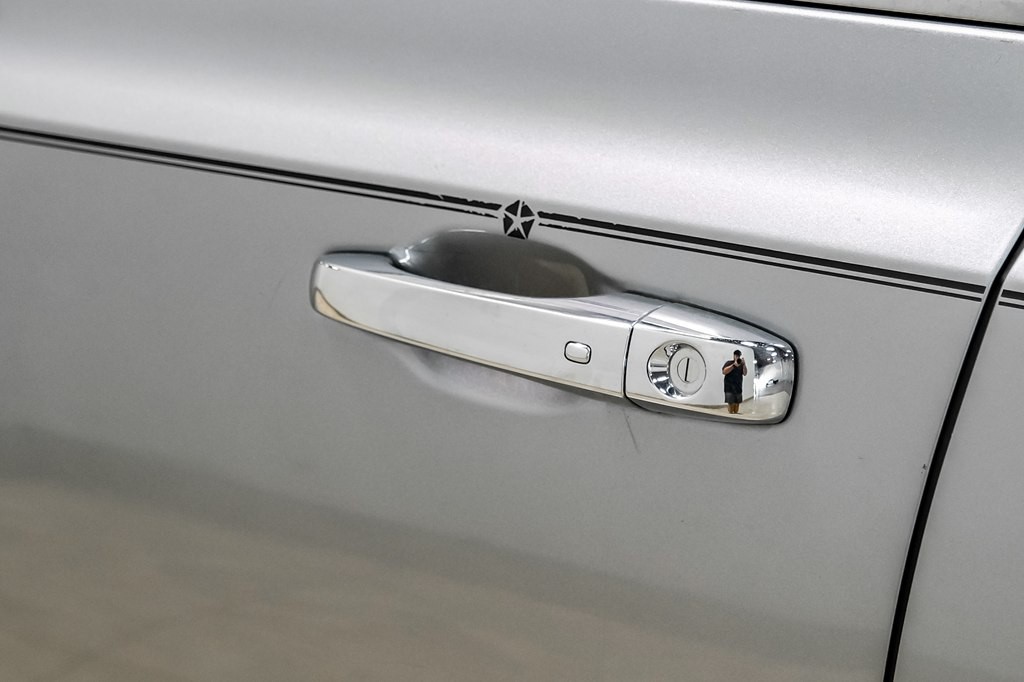 2016 Chrysler 300 Image 47