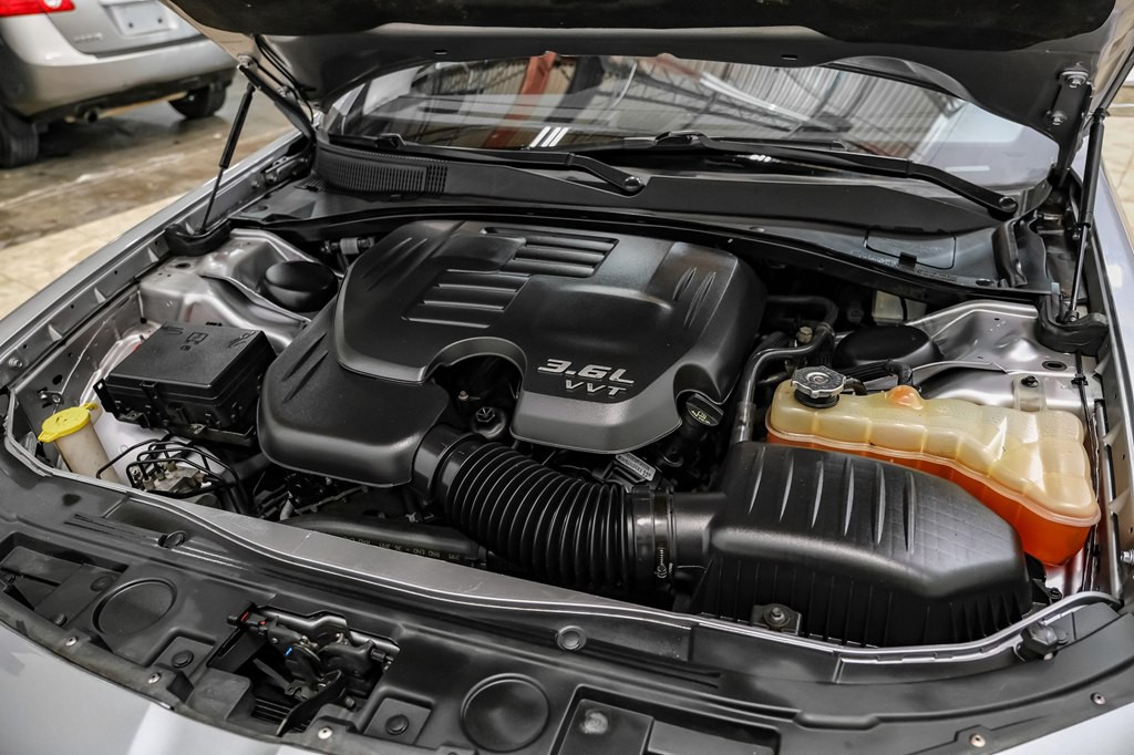 2016 Chrysler 300 Image 53