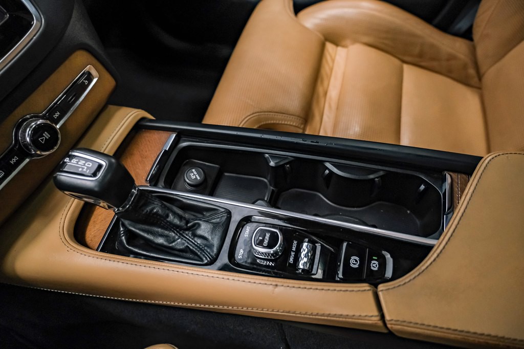 2016 Volvo XC90 Image 23