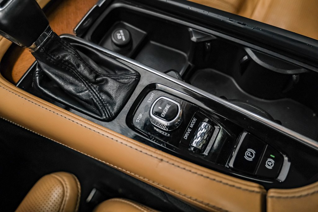 2016 Volvo XC90 Image 24