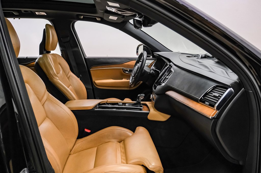 2016 Volvo XC90 Image 30