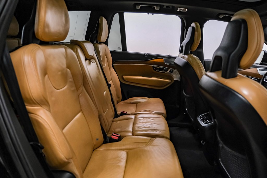 2016 Volvo XC90 Image 32