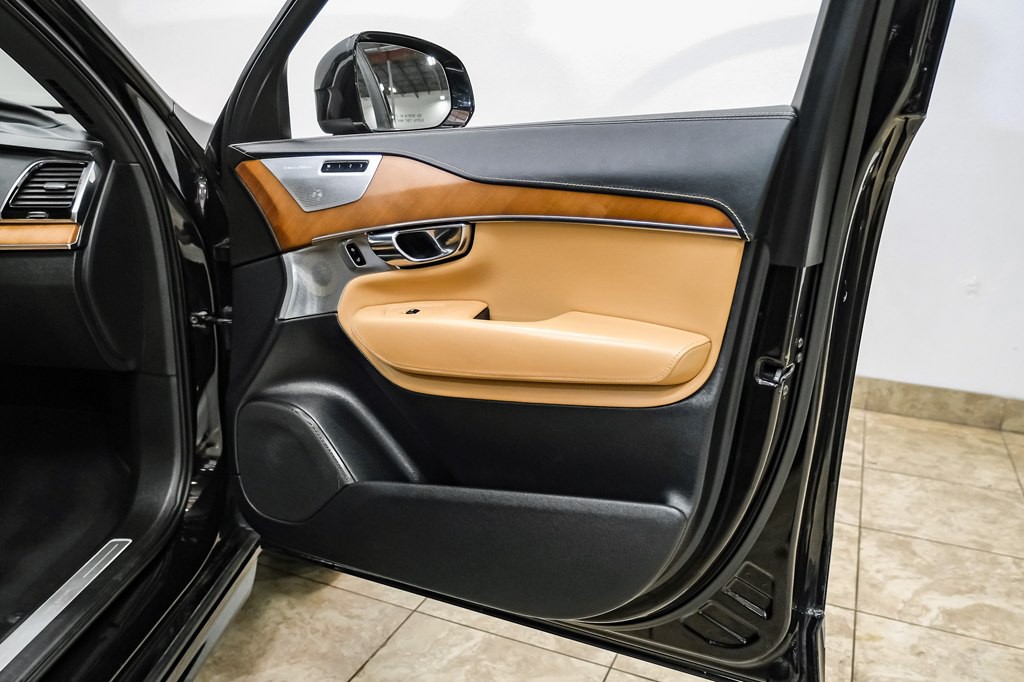 2016 Volvo XC90 Image 38