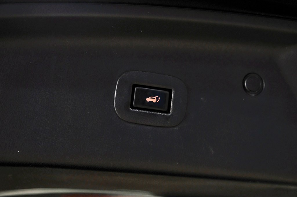 2018 Nissan Armada Image 75