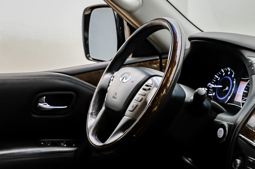 2016 INFINITI QX80 Image 17