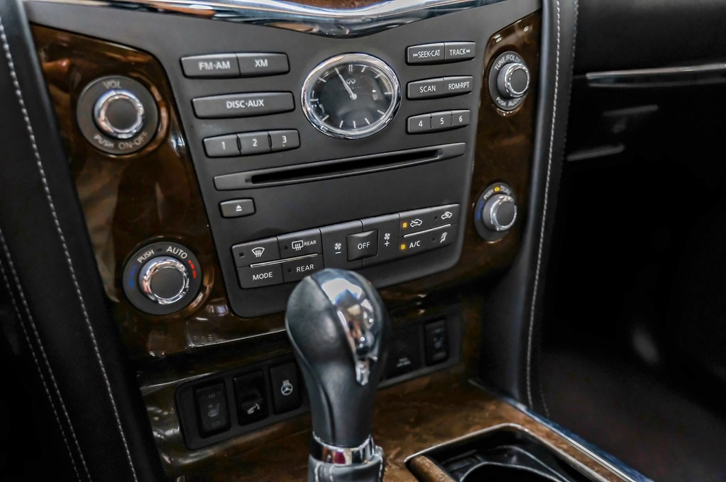2016 INFINITI QX80 Image 30