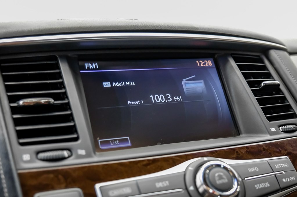 2016 INFINITI QX80 Image 31