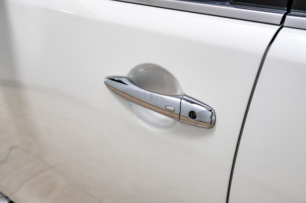 2016 INFINITI QX80 Image 46