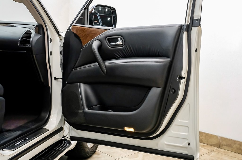 2016 INFINITI QX80 Image 49