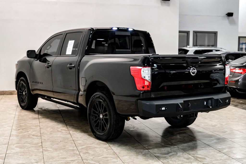 2019 Nissan Titan Image 9