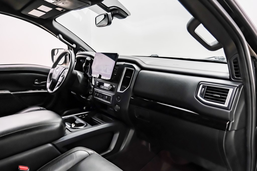 2019 Nissan Titan Image 10