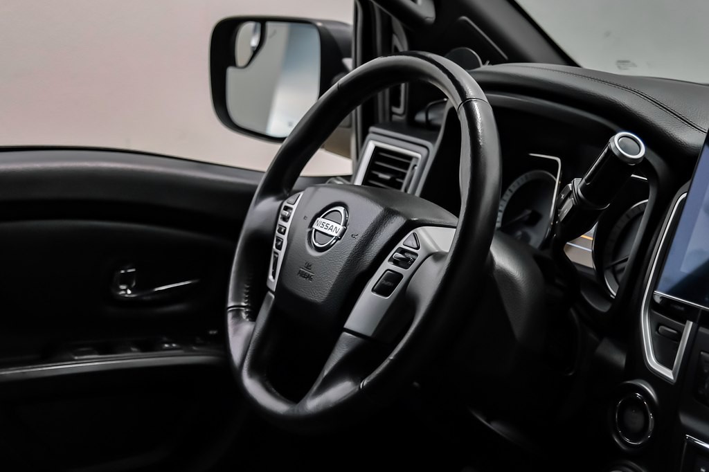 2019 Nissan Titan Image 12