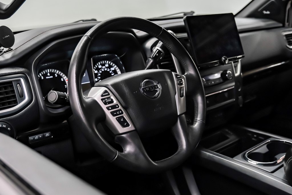 2019 Nissan Titan Image 13