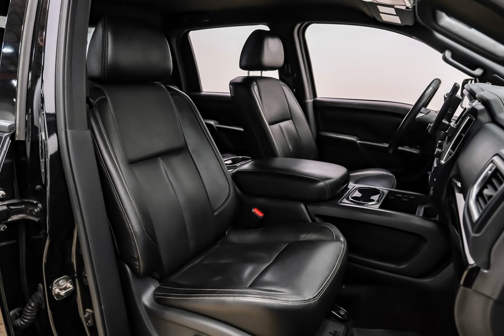 2019 Nissan Titan Image 30