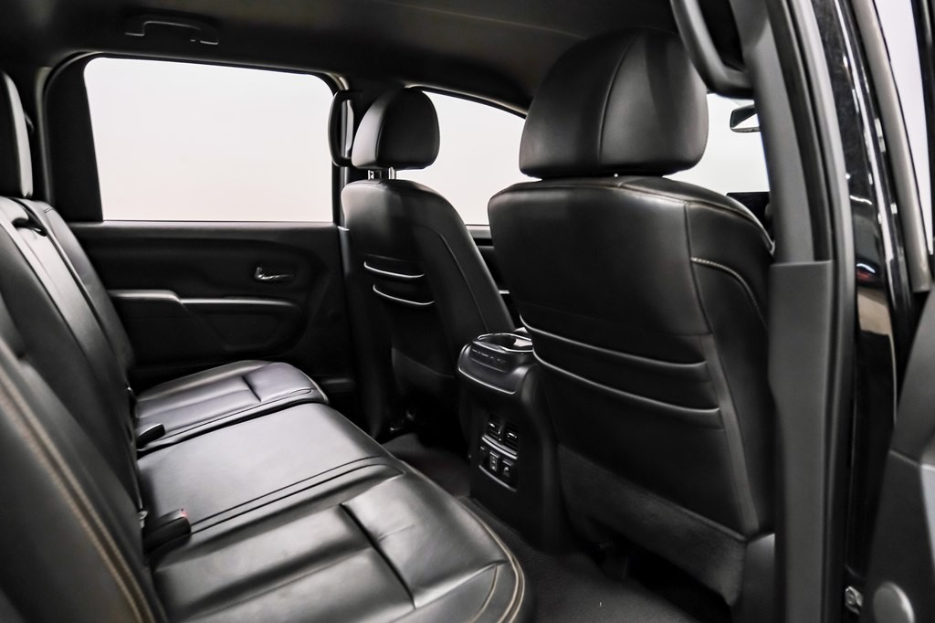 2019 Nissan Titan Image 32