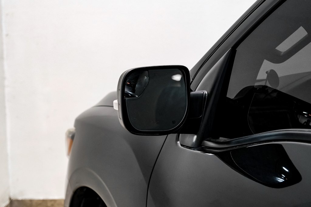 2019 Nissan Titan Image 35