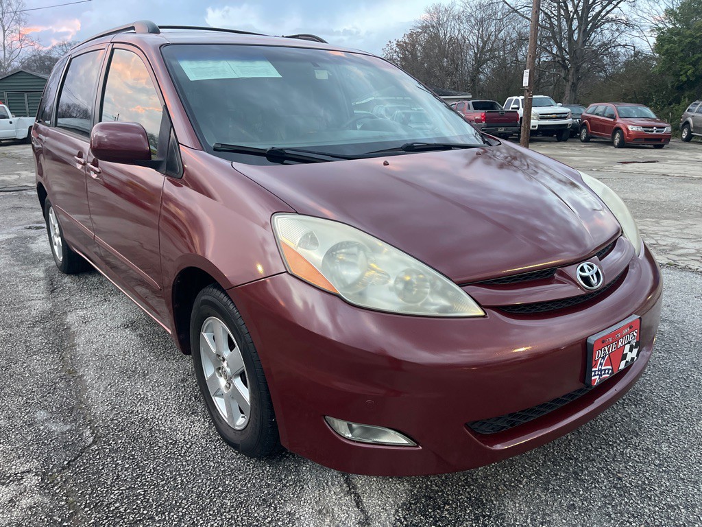 2010 Toyota Sienna Image 19