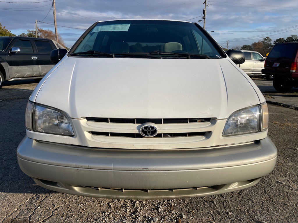 1998 Toyota Sienna Image 6
