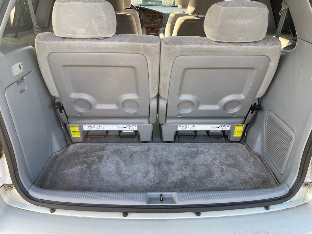 1998 Toyota Sienna Image 12