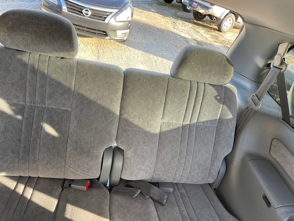 1998 Toyota Sienna Image 16