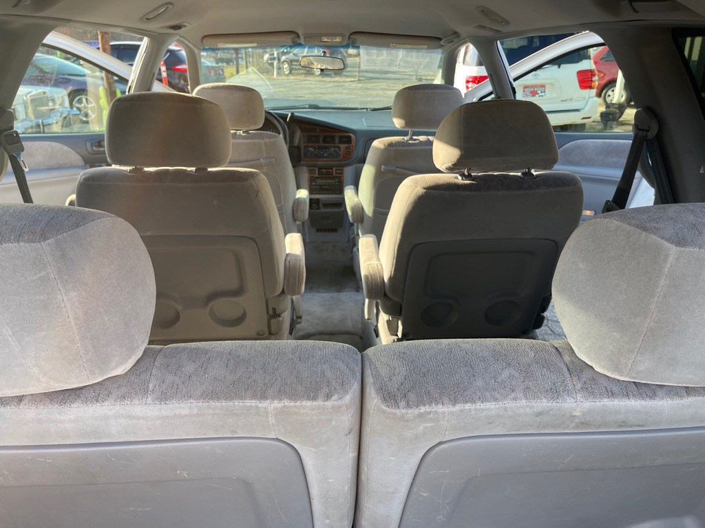 1998 Toyota Sienna Image 17