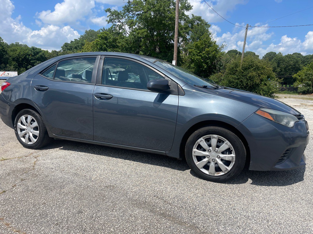 2015 Toyota Corolla Image 1