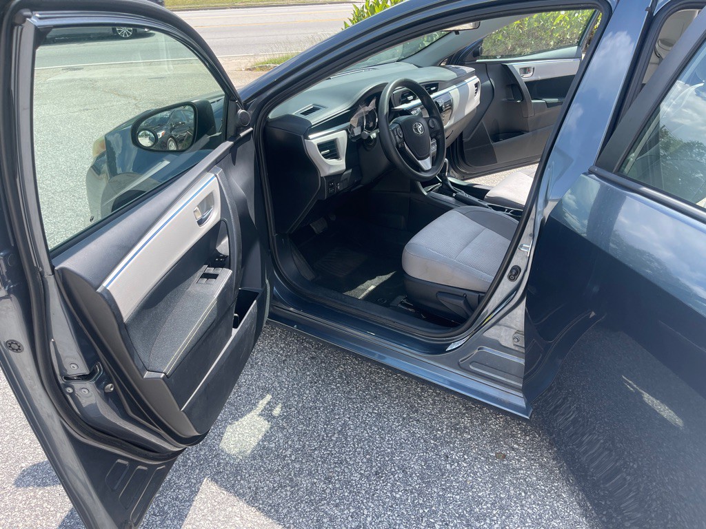 2015 Toyota Corolla Image 10