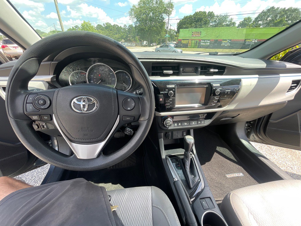 2015 Toyota Corolla Image 13
