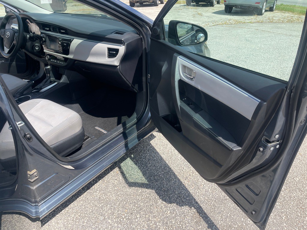 2015 Toyota Corolla Image 15