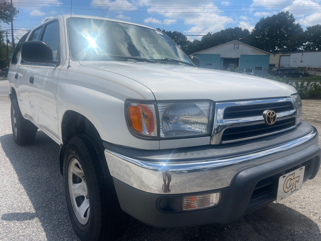 2000 Toyota 4Runner Image 2