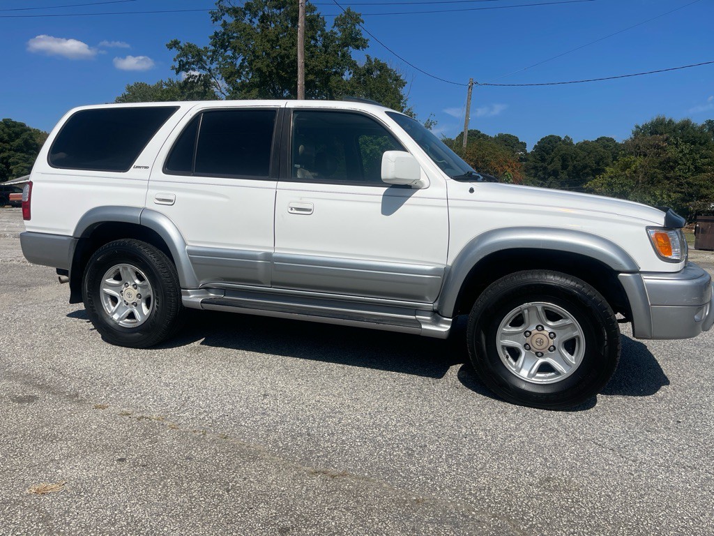 2000 Toyota 4Runner Image 1