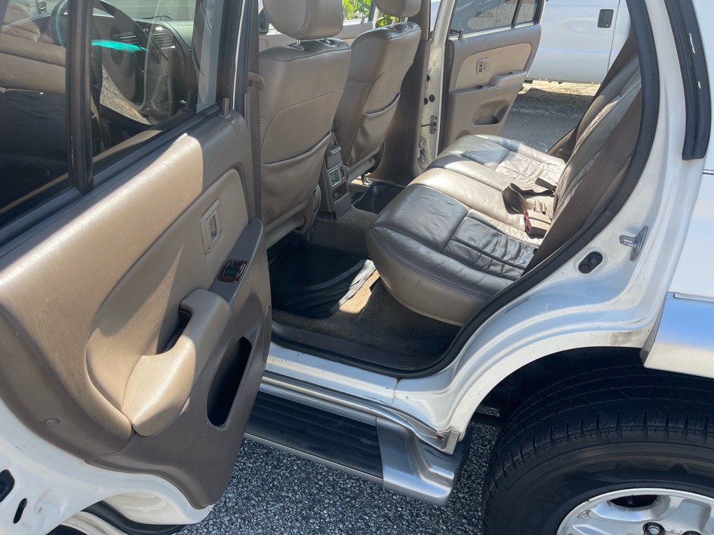 2000 Toyota 4Runner Image 11