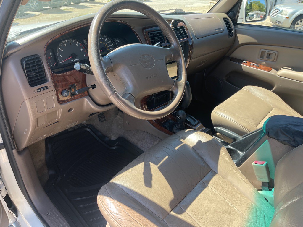 2000 Toyota 4Runner Image 16