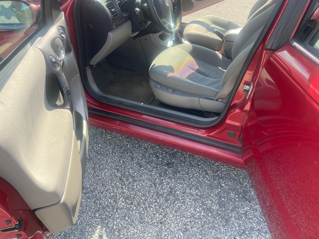 2003 Saturn L200 Image 9