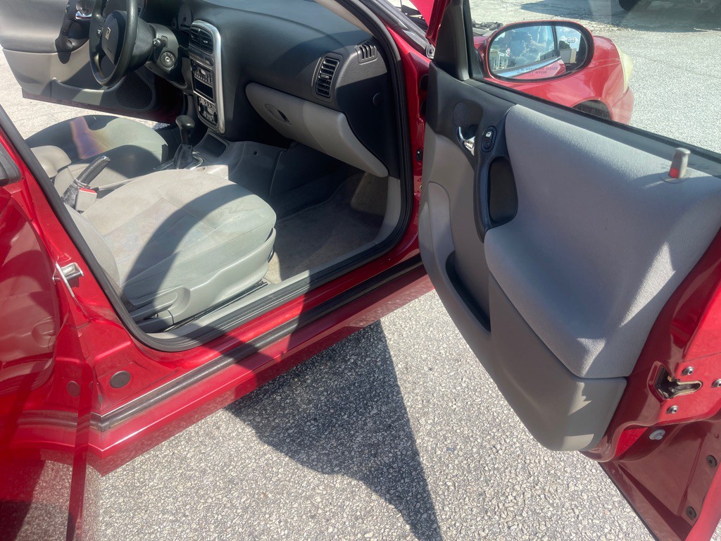 2003 Saturn L200 Image 16