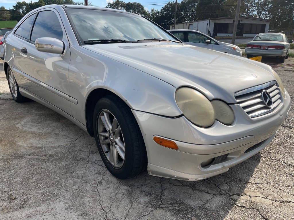2002 Mercedes-Benz C-Class Image 2