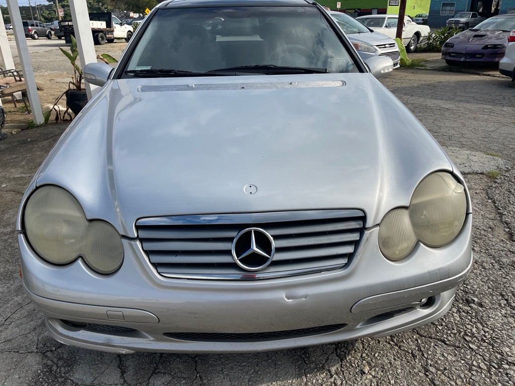 2002 Mercedes-Benz C-Class Image 3