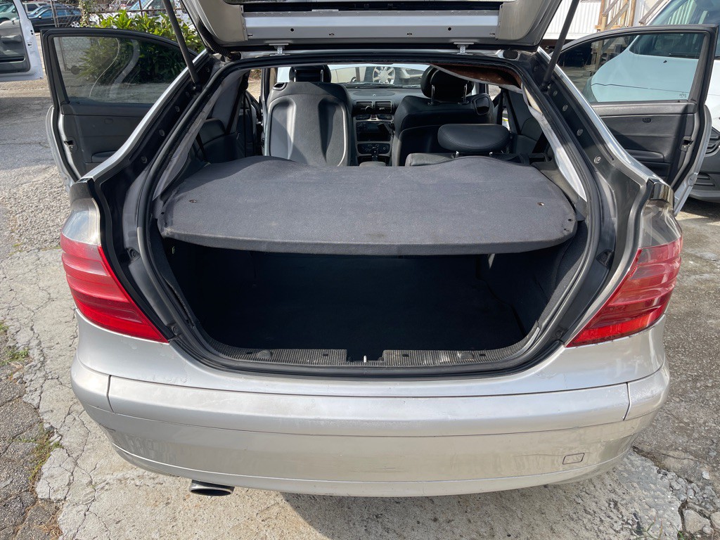 2002 Mercedes-Benz C-Class Image 9