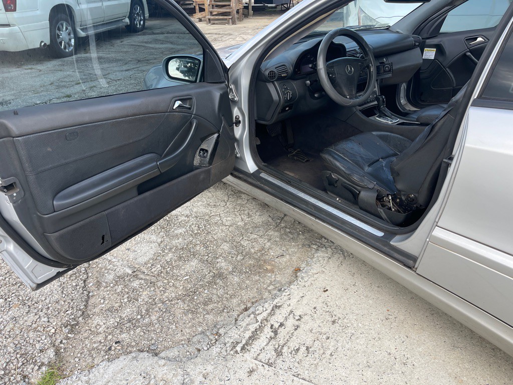 2002 Mercedes-Benz C-Class Image 11