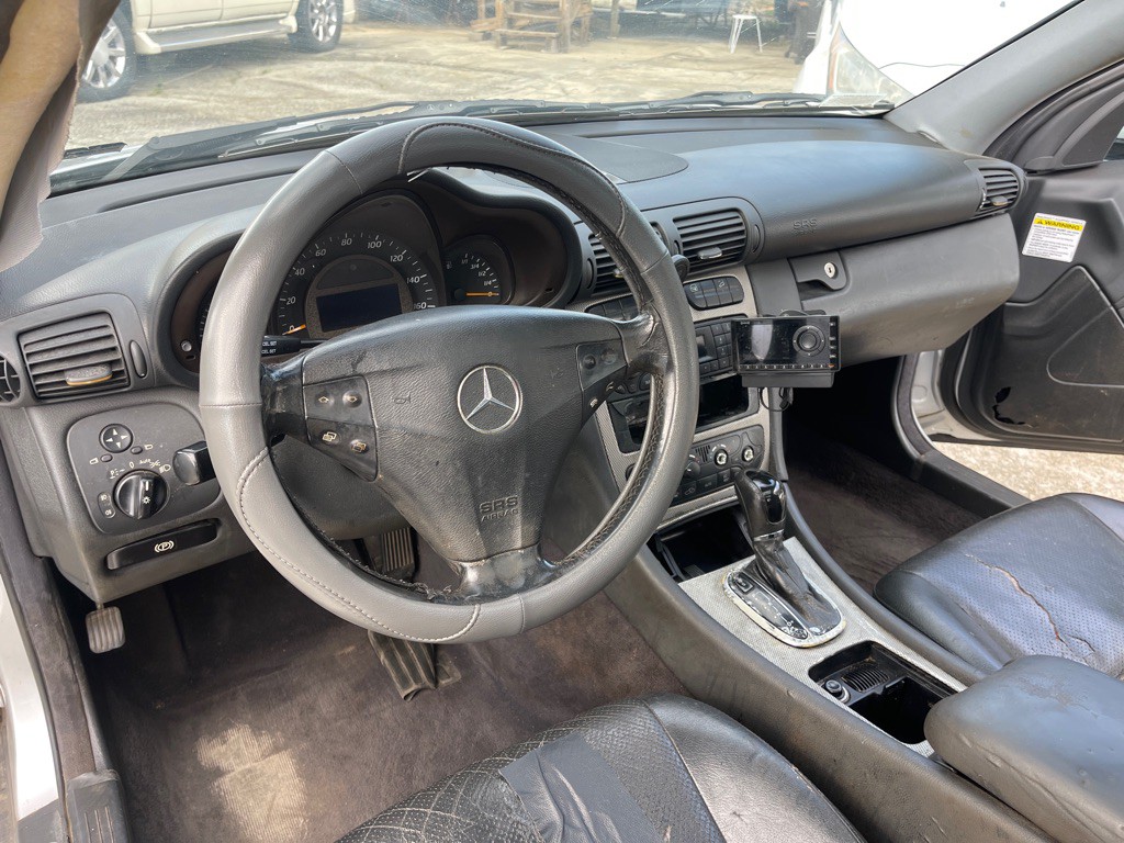 2002 Mercedes-Benz C-Class Image 14