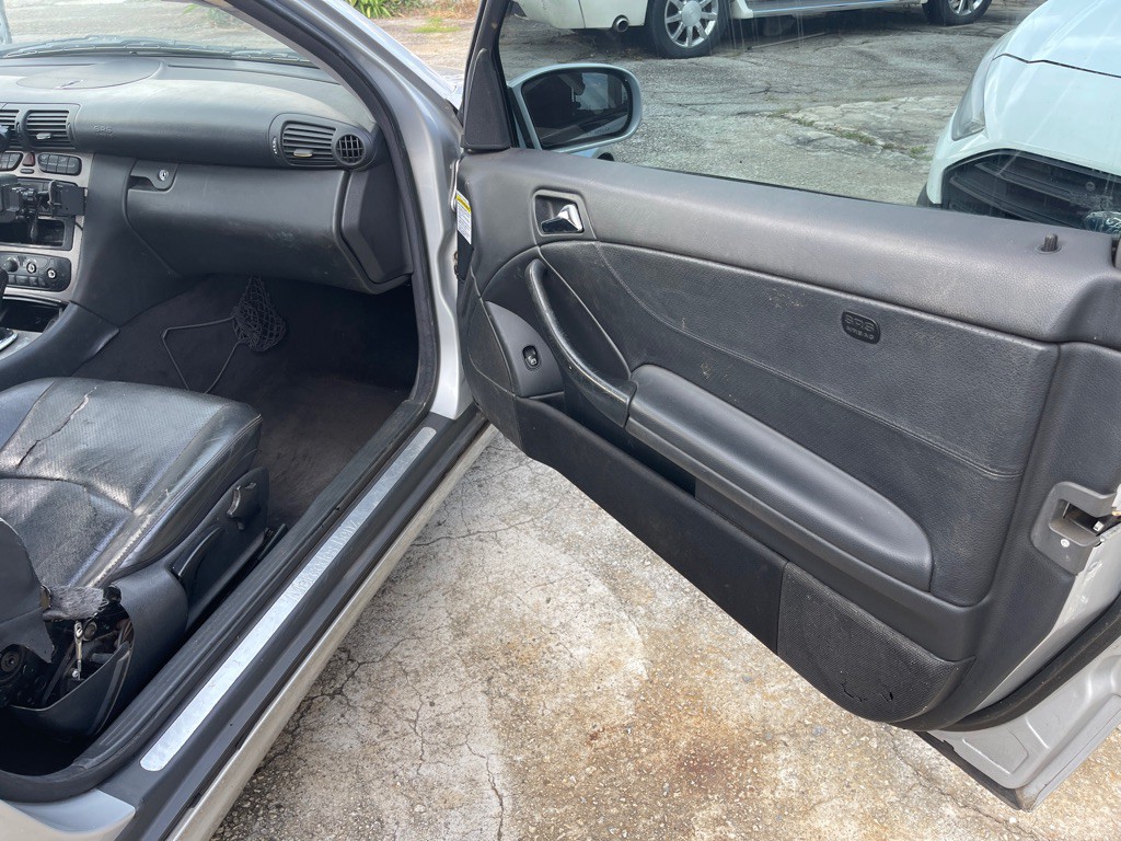 2002 Mercedes-Benz C-Class Image 16