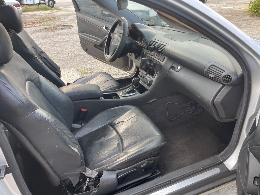 2002 Mercedes-Benz C-Class Image 17