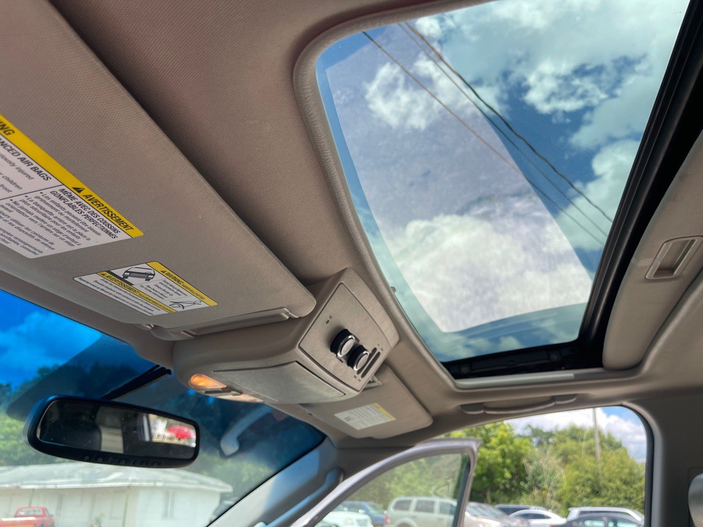 2012 Nissan Armada Image 16