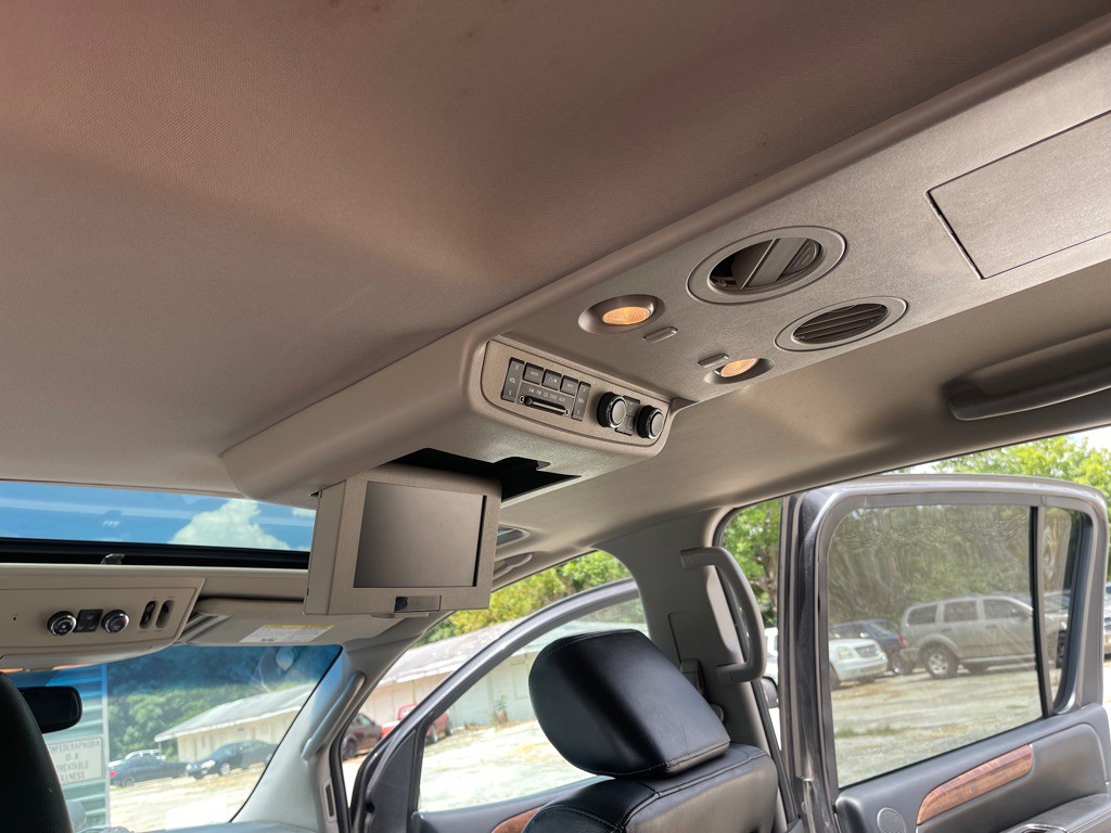 2012 Nissan Armada Image 19