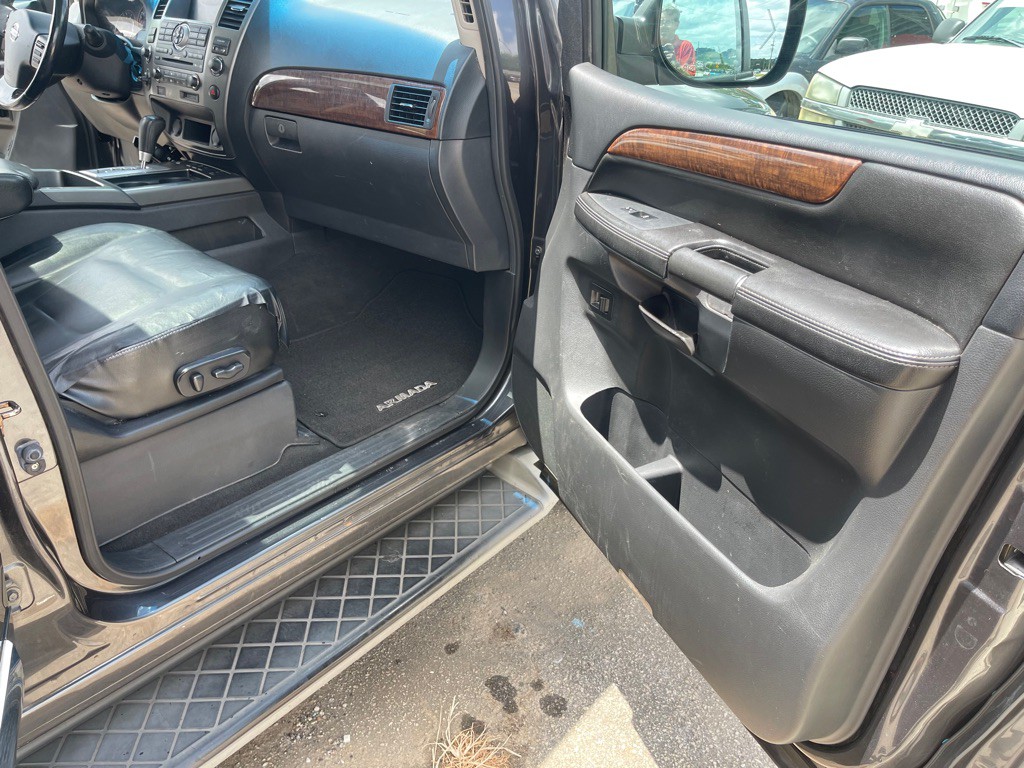 2012 Nissan Armada Image 23