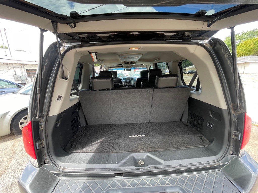 2012 Nissan Armada Image 25