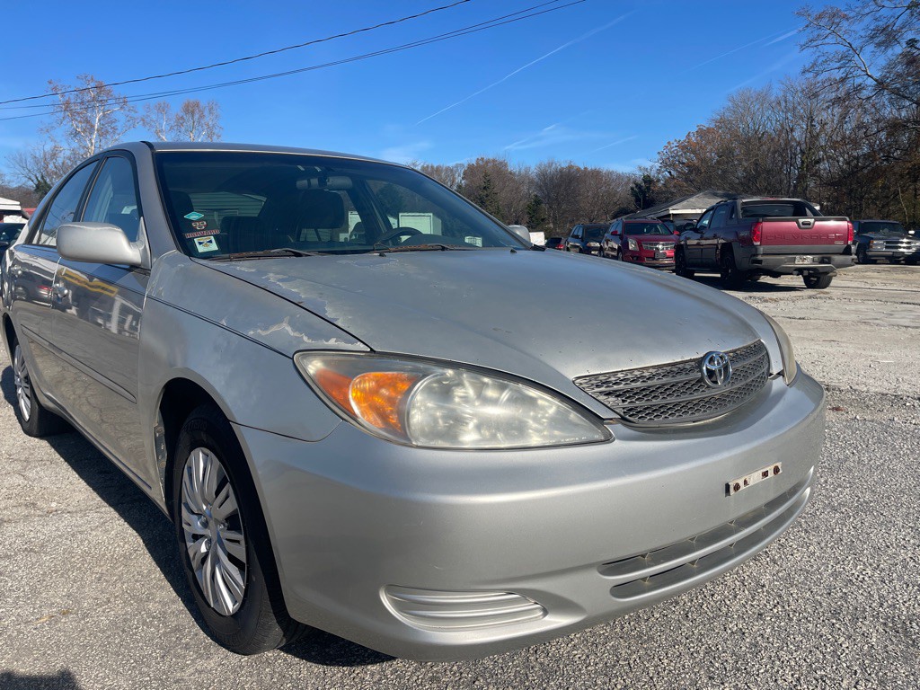 2004 Toyota Camry Image 2