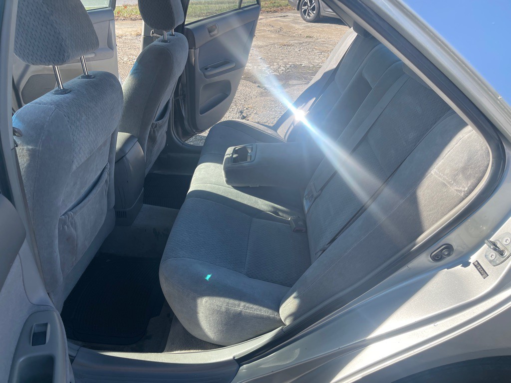 2004 Toyota Camry Image 13