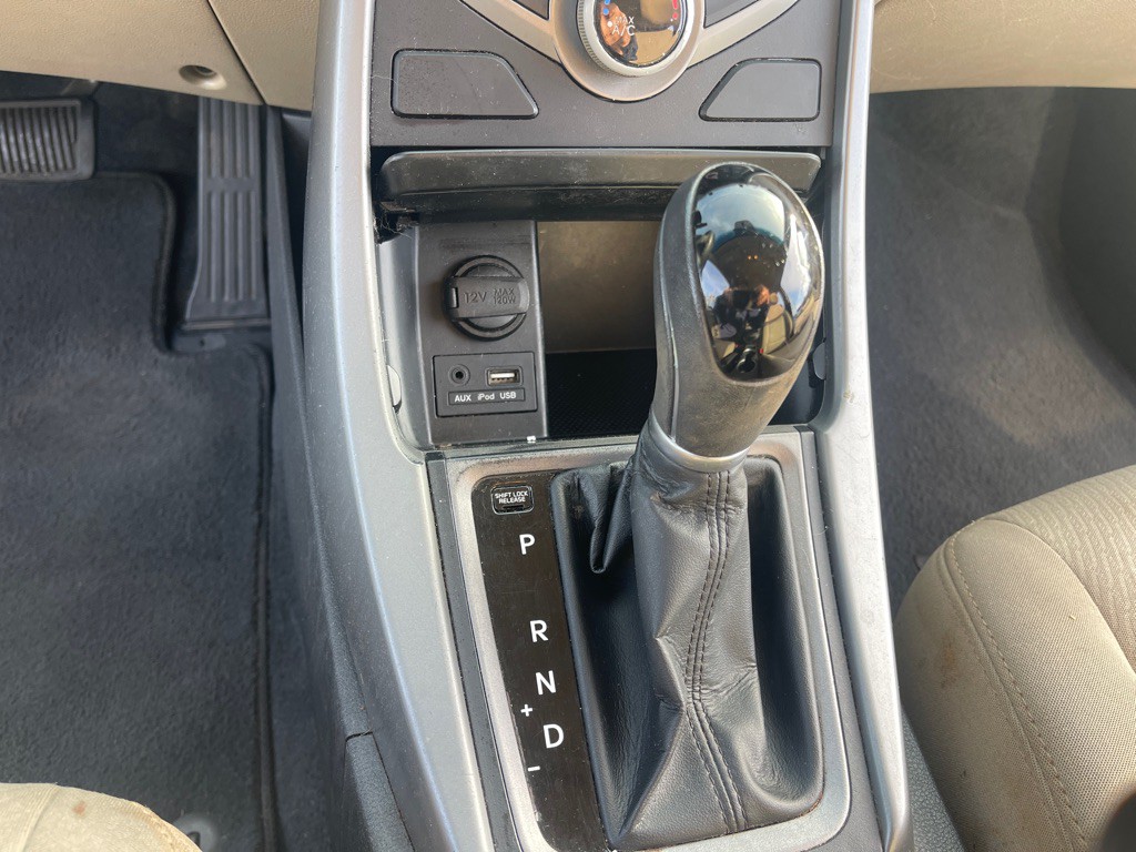 2016 Hyundai Elantra Image 13