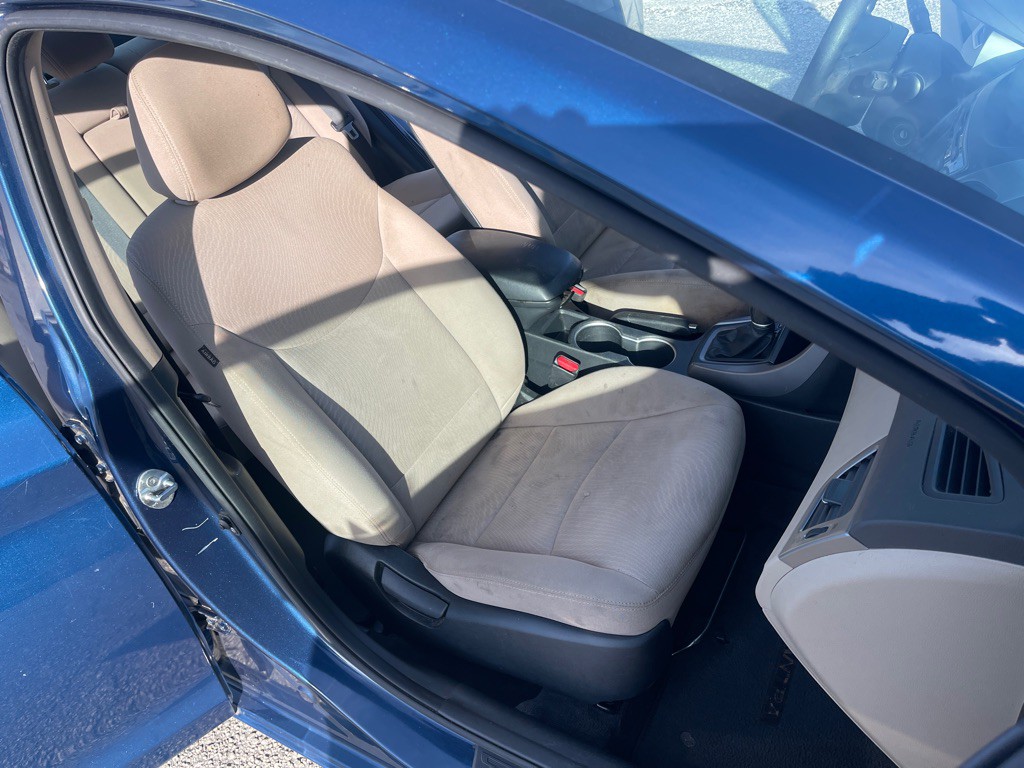 2016 Hyundai Elantra Image 18